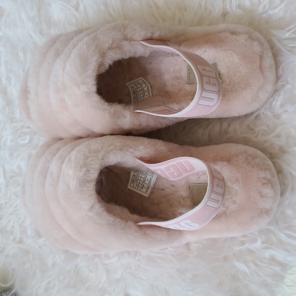 EUC UGG Fluff Yeah Slides - Picture 3 of 6